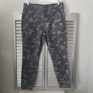 LANE BRYANT Womens 16 Mid Rise Skinny Camo Pants Gray Pockets Zip-Up Studs NWT
